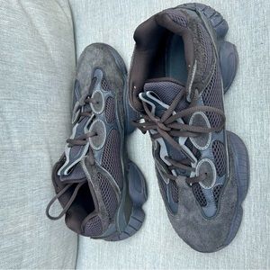 Yeezy 500 utility black